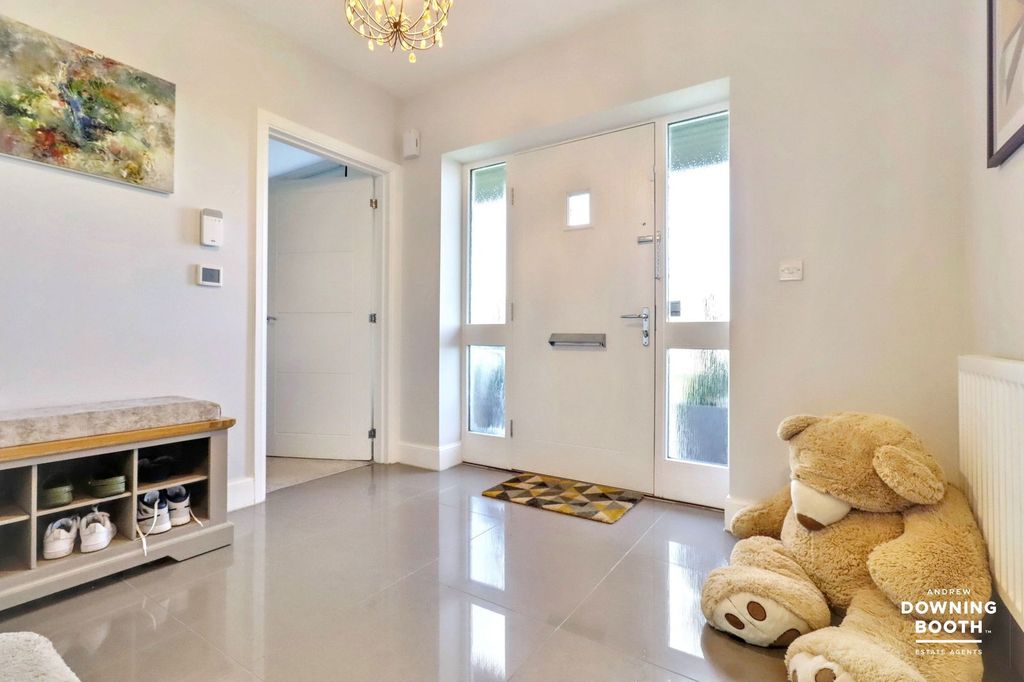 Property photo 3 of 48