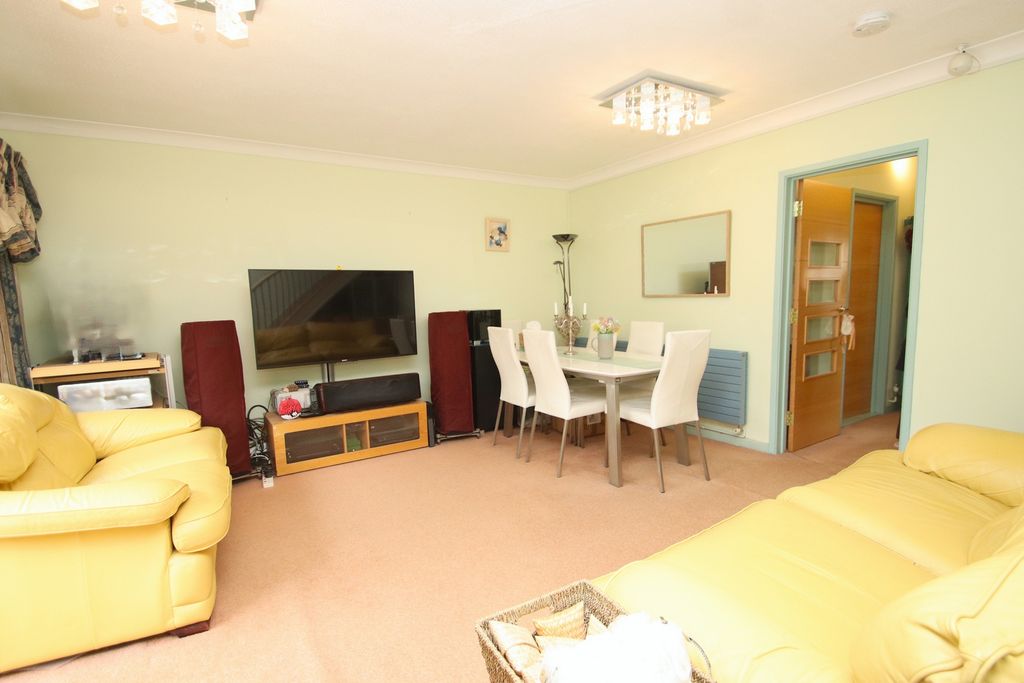 Property photo 3 of 16 Photo 7