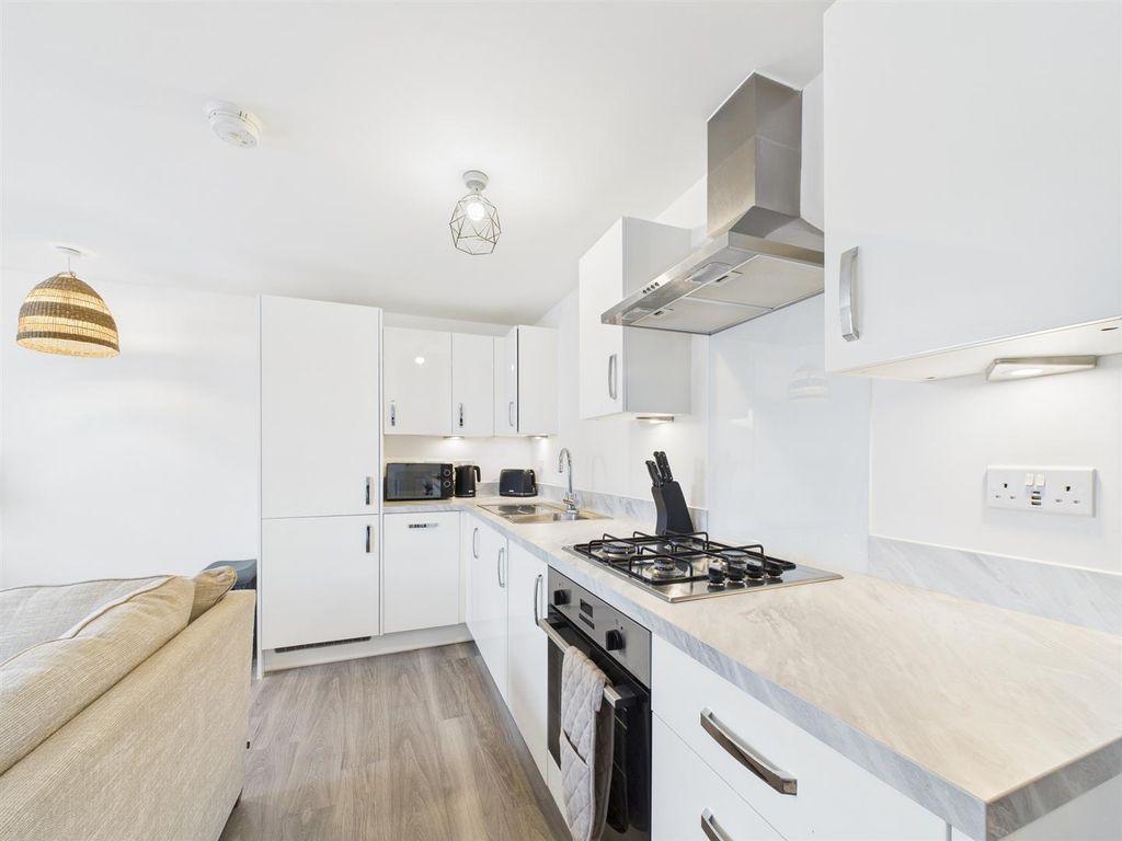 Property photo 3 of 8