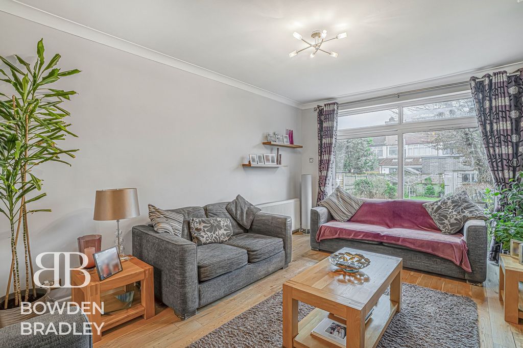 Property photo 3 of 17