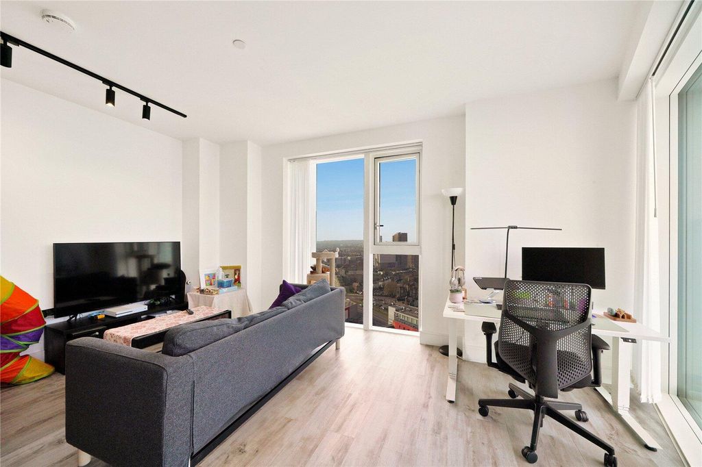 Property photo 3 of 12 Living Room