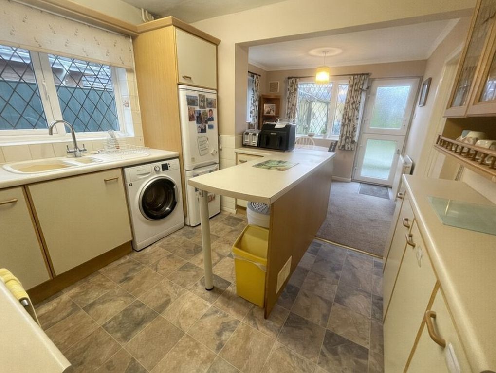 Property photo 3 of 10 Kitchen Diner Photo 1