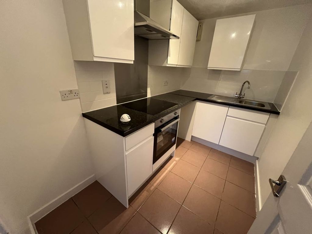 Property photo 2 of 5 Kitchen