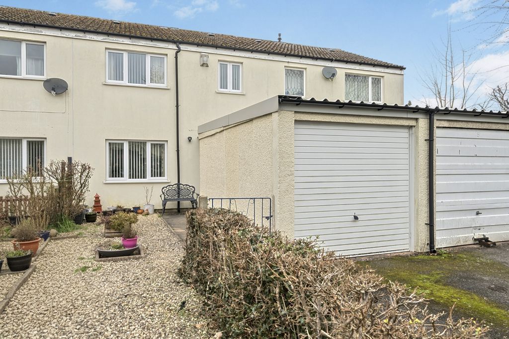 Property photo 1 of 10 Front