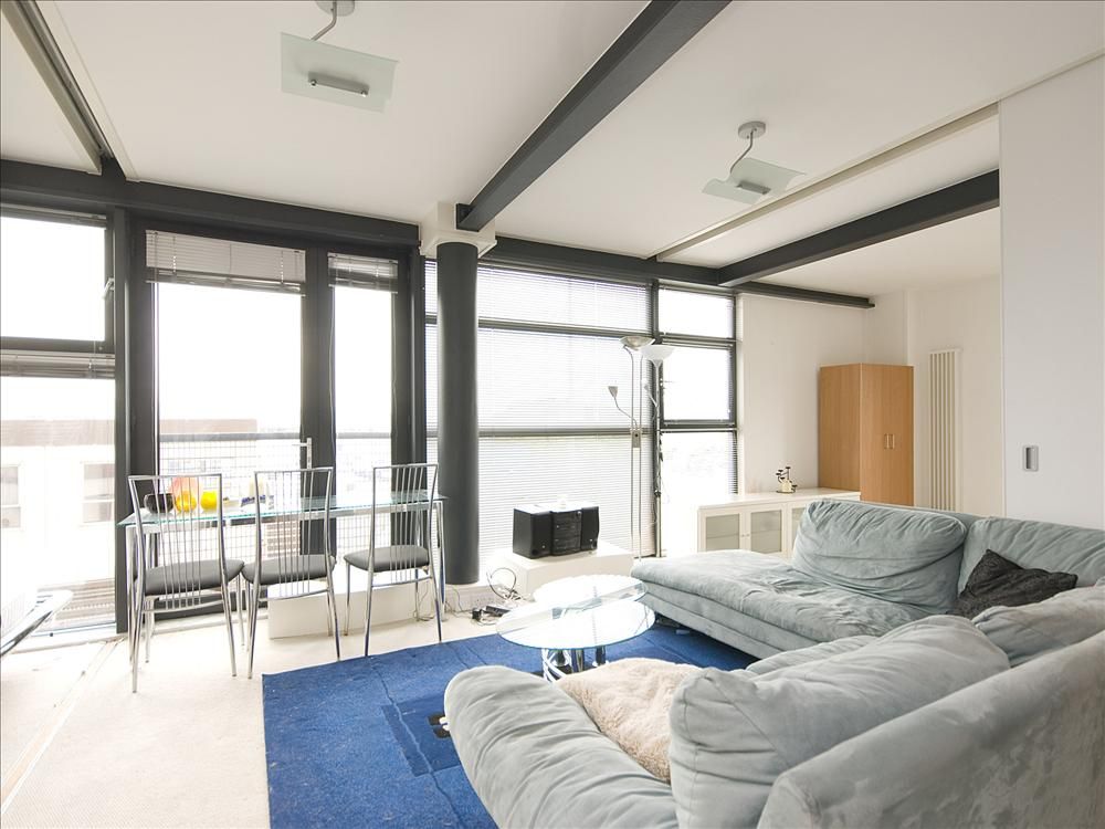 Property photo 2 of 9 Living Area