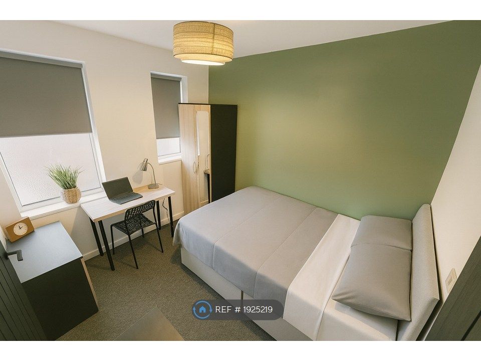 Property photo 1 of 11 Room 1