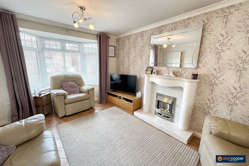 Property photo 2 of 18 4326774