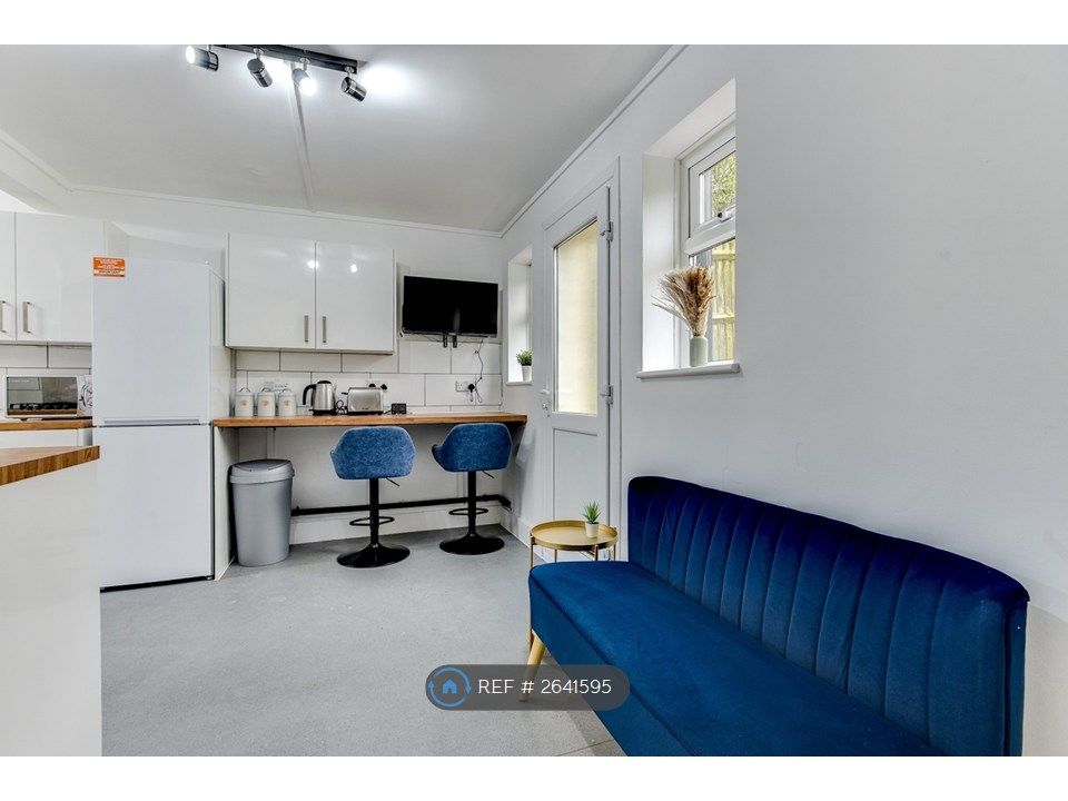 Property photo 1 of 18 Common Area