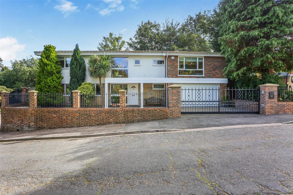 Property photo 1 of 59 1541909557 - 56.Jpg