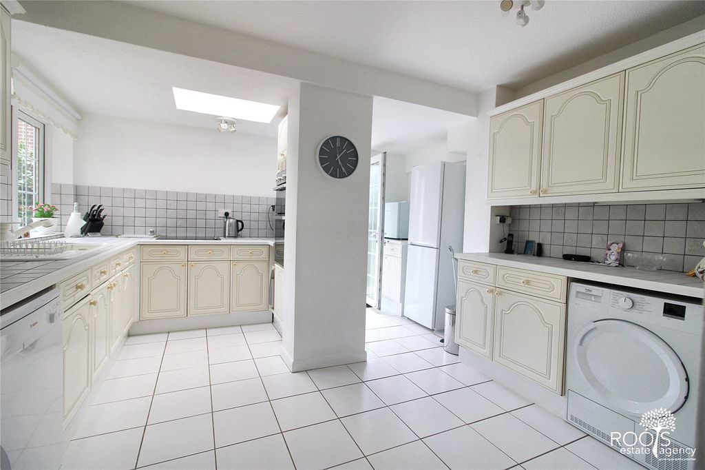 Property photo 3 of 15 Picture No. 05