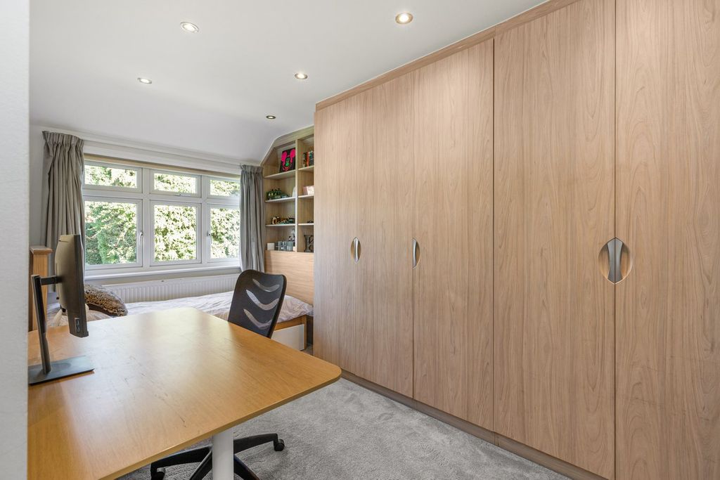 Additional image 11 of 5 bed detached house for saleOakleigh Gardens, Edgware HA8