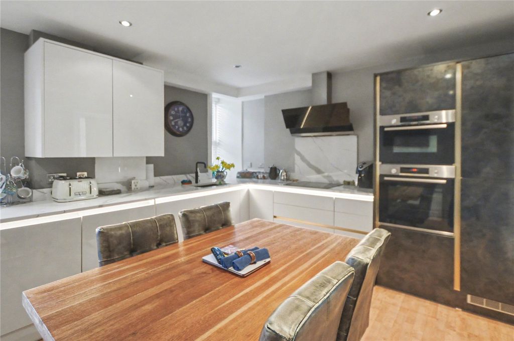 Property photo 3 of 19 Picture No. 08