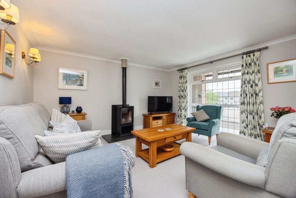 Property photo 2 of 20 Pbox-Img.Jpg