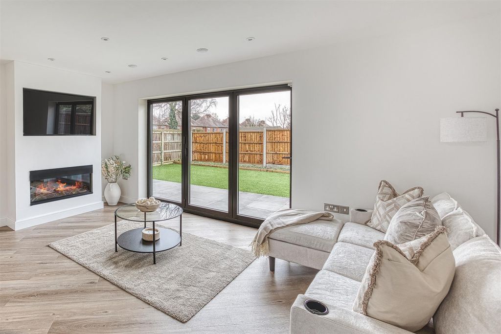 Property photo 3 of 15