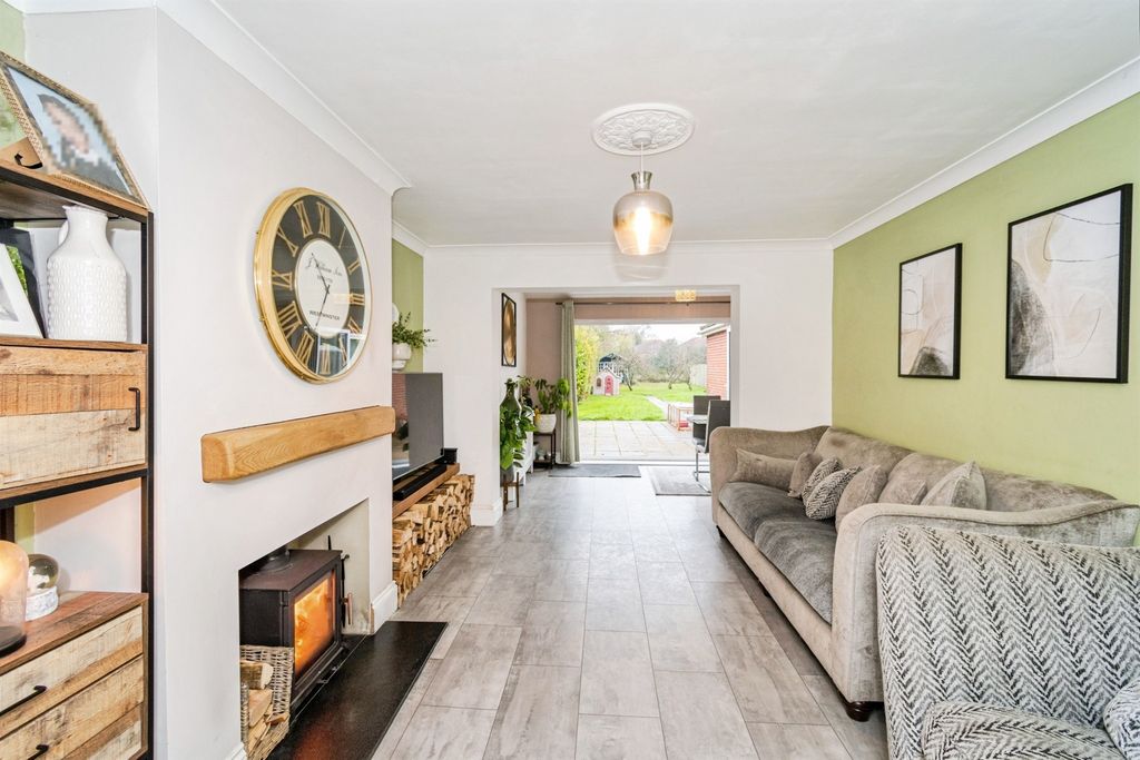 Property photo 3 of 34