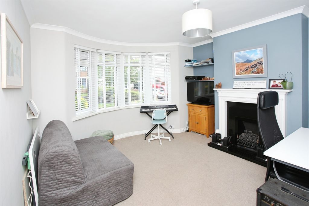 Property photo 2 of 17