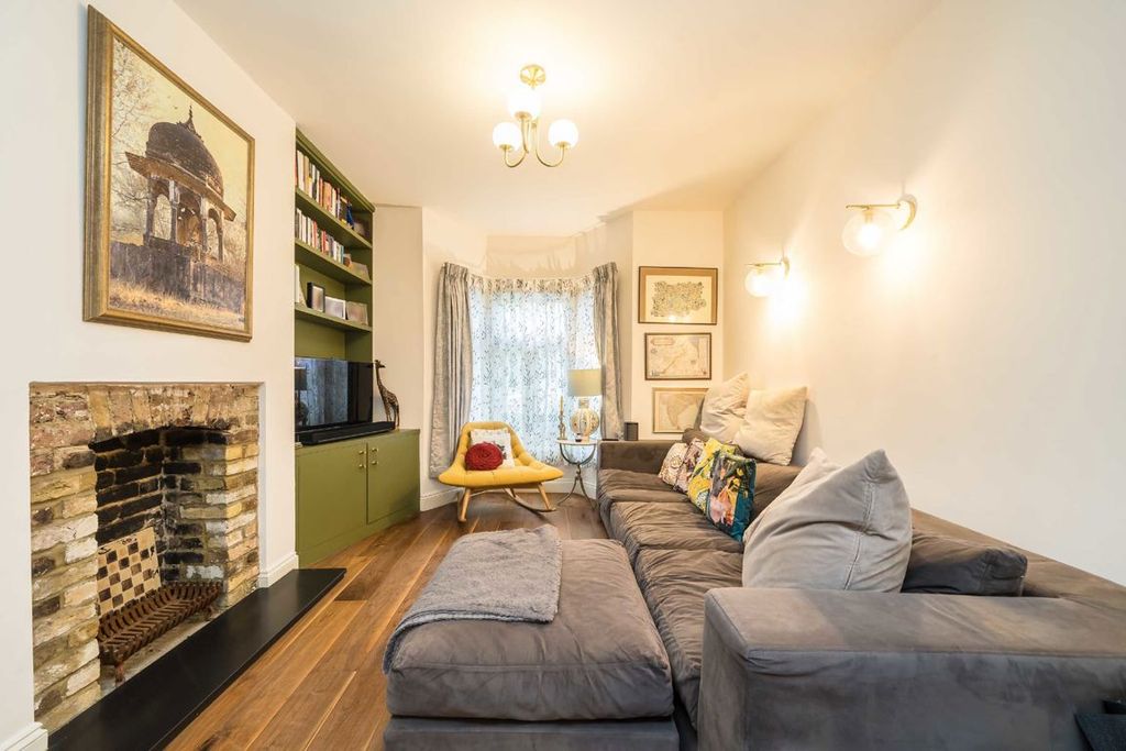 Property photo 2 of 14