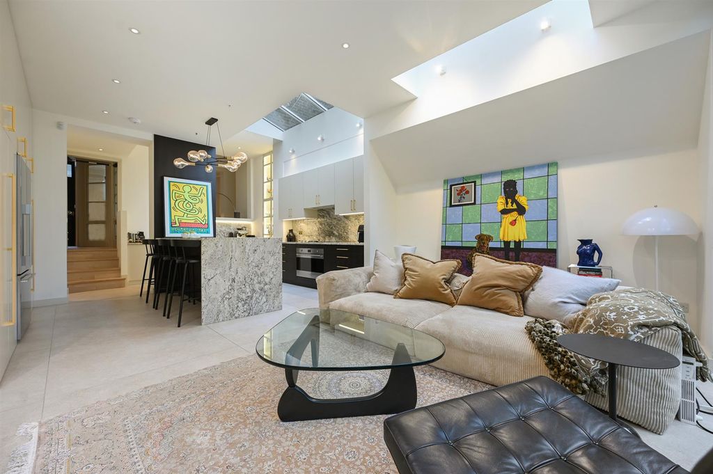 Property photo 1 of 16 Fbl - Melrose Gardens - Receptione1 (1).Jpg