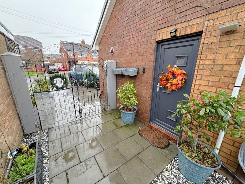 Property photo 3 of 26 Entrance