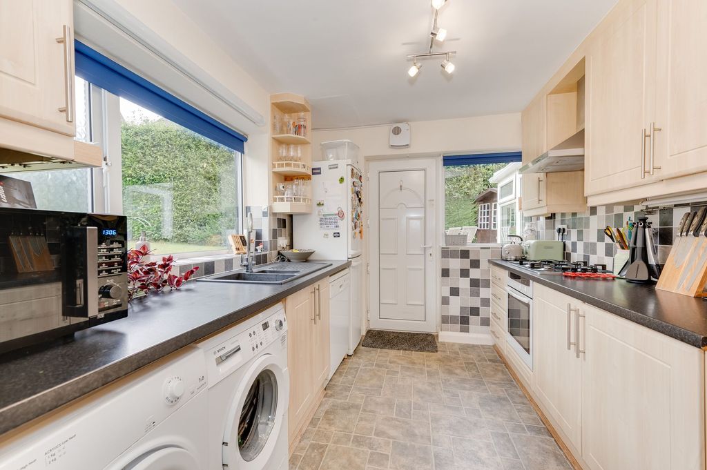 Property photo 2 of 24