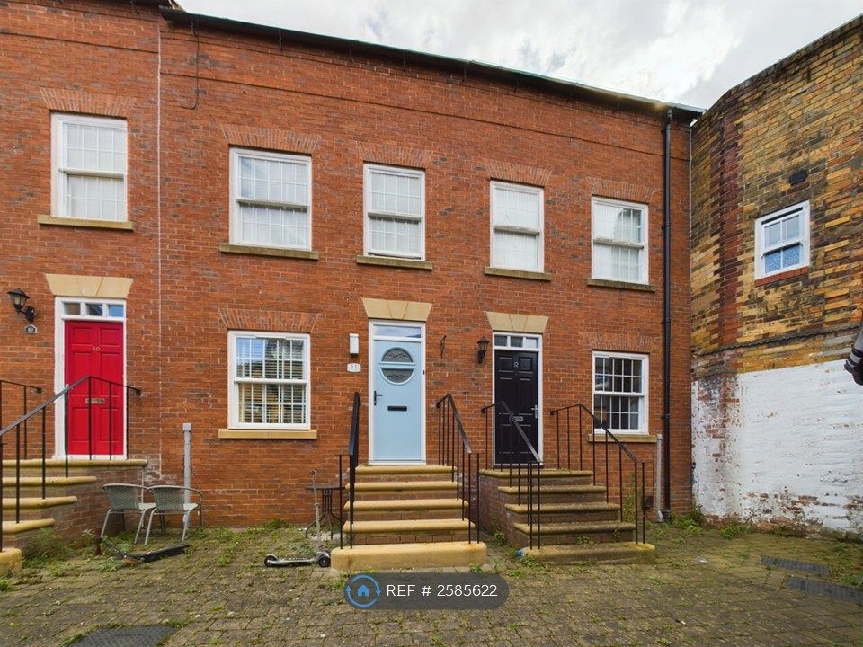 Property photo 2 of 14 The Black Door Is Number 12