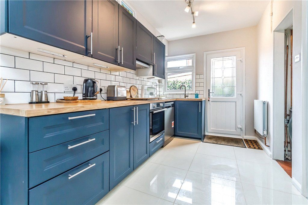 Property photo 2 of 12 Kitchen