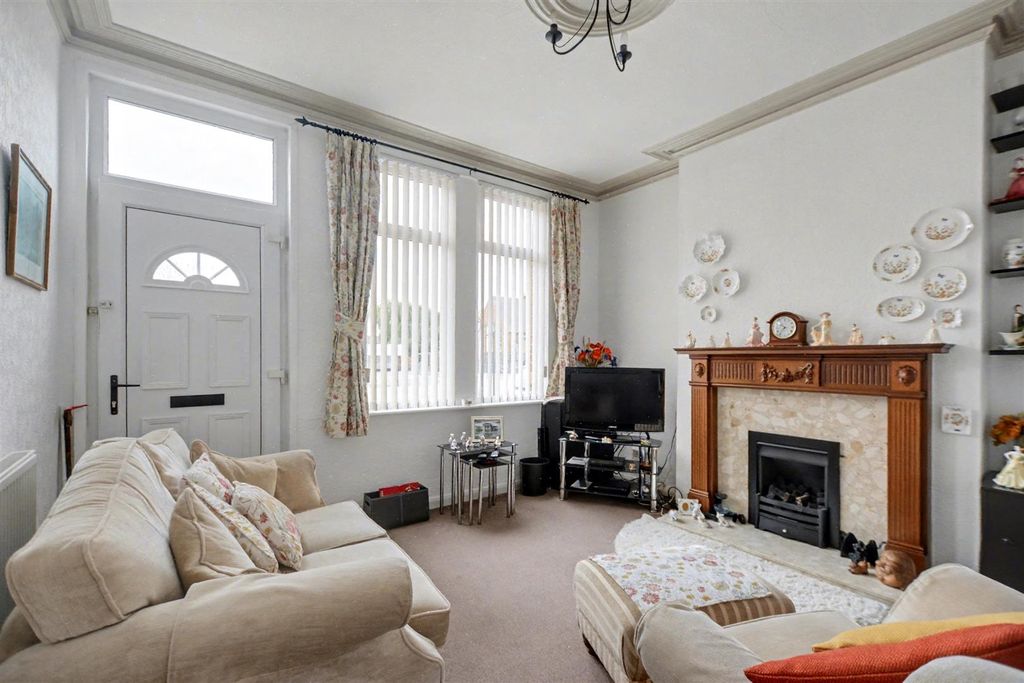 Property photo 2 of 18 Lounge_2.Jpeg