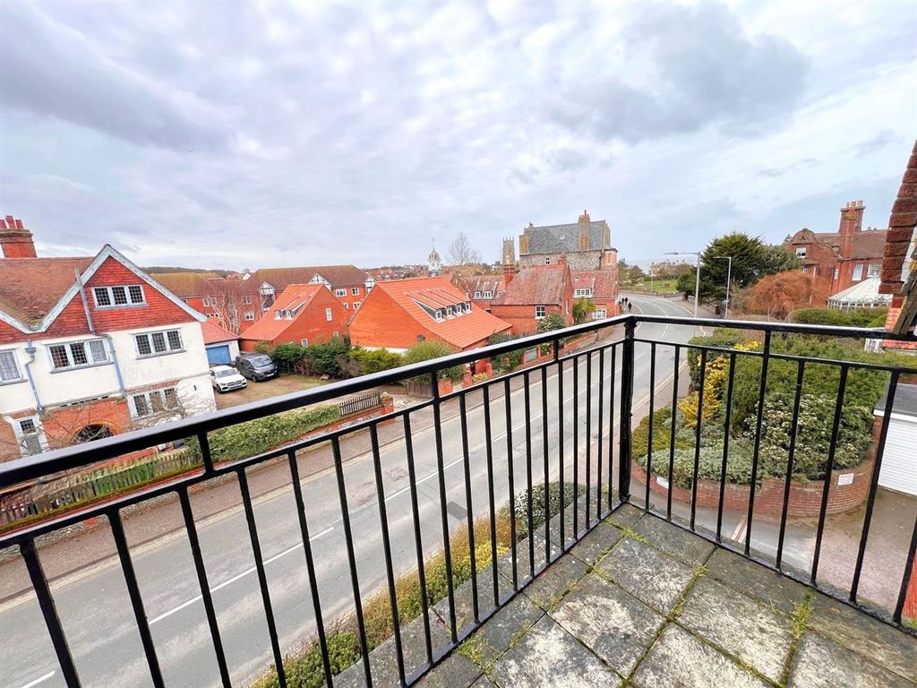 Property photo 1 of 11 Balcony.Jpg