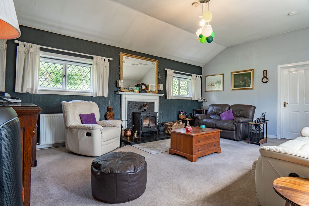 Property photo 2 of 50