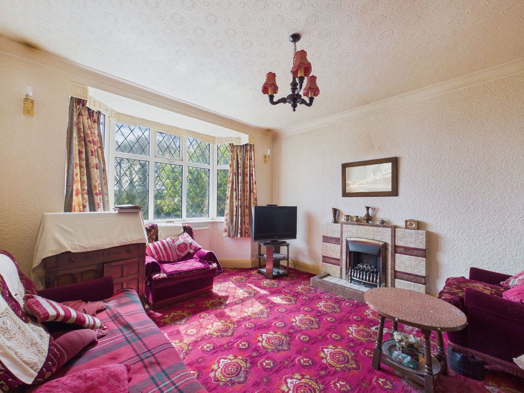 Property photo 3 of 17 Sitting Room