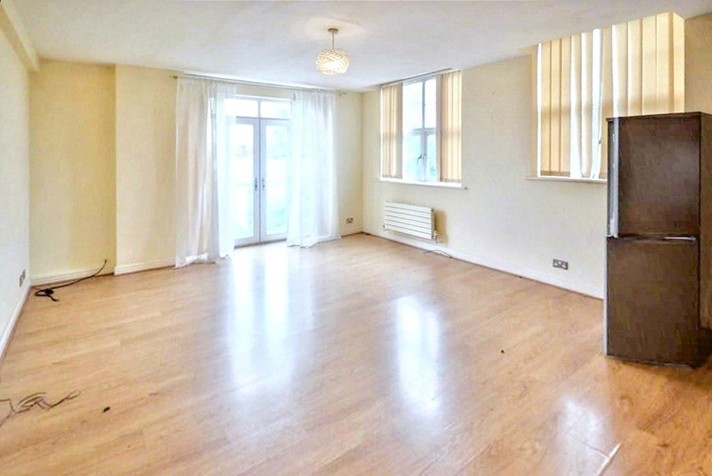 Property photo 2 of 8