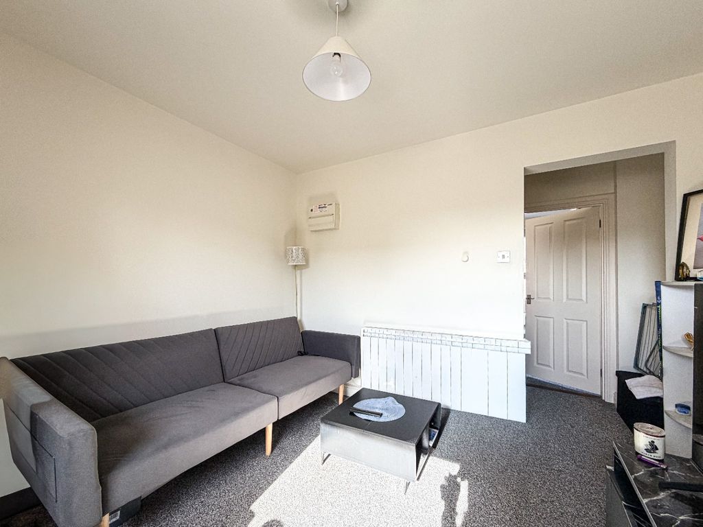 Property photo 3 of 7 5694472