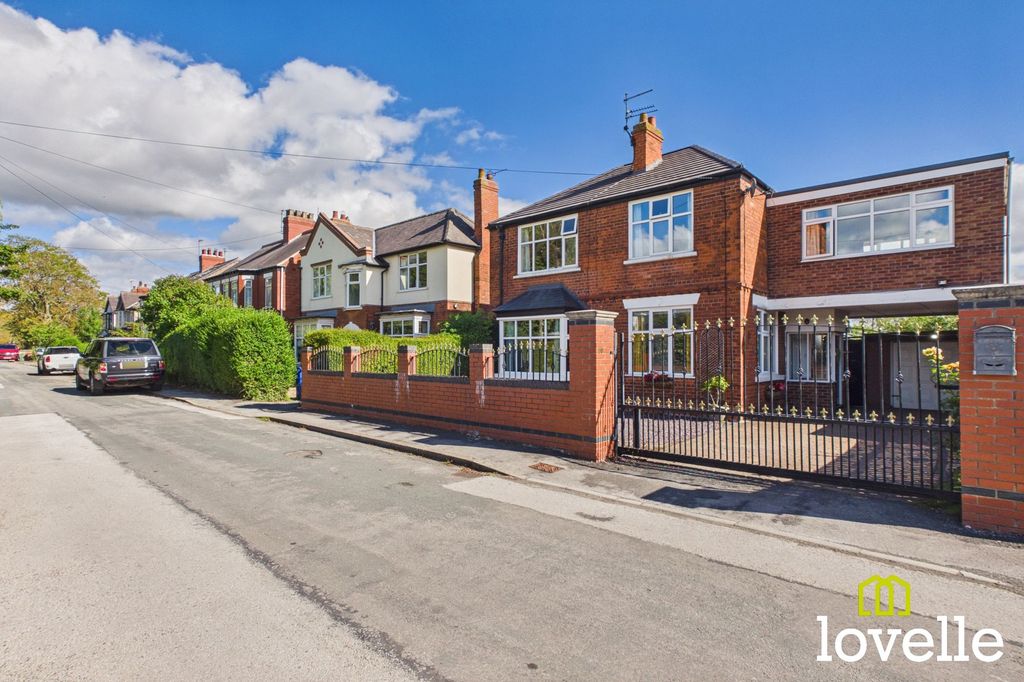 Property photo 1 of 39
