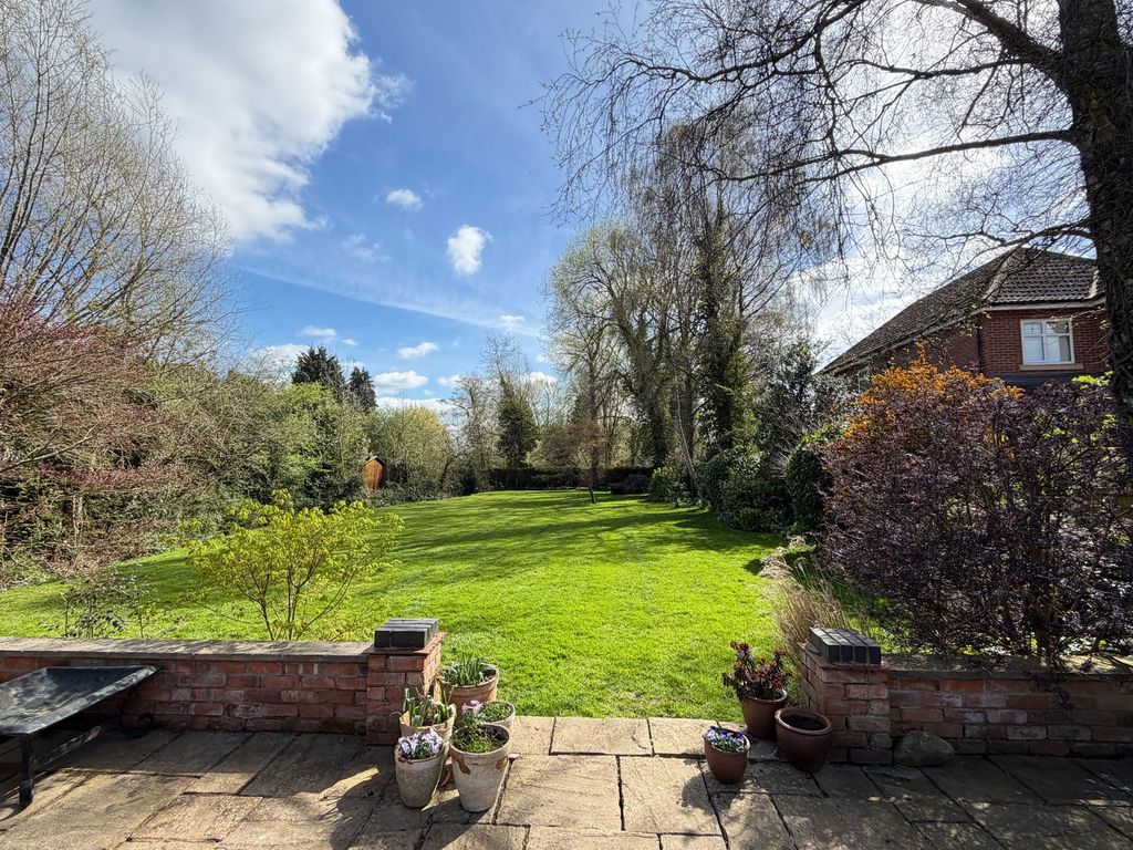 Property photo 2 of 37