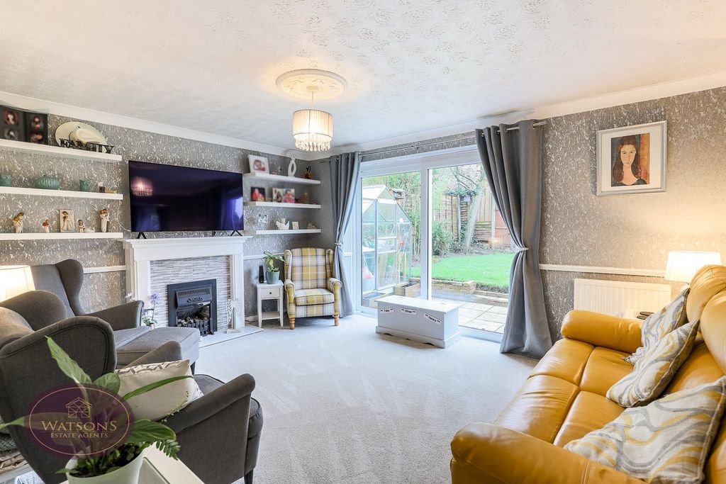 Property photo 2 of 28