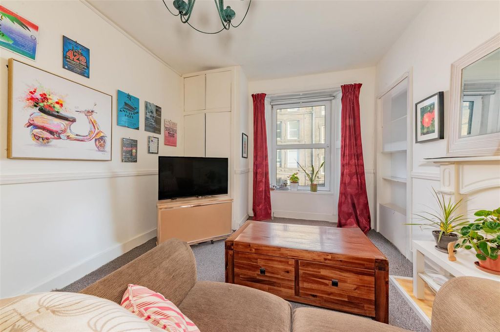 Property photo 3 of 12 1R 27 Park Avenue Dundee-6.Jpg