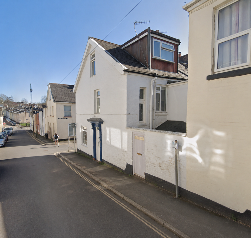 Property photo 1 of 2