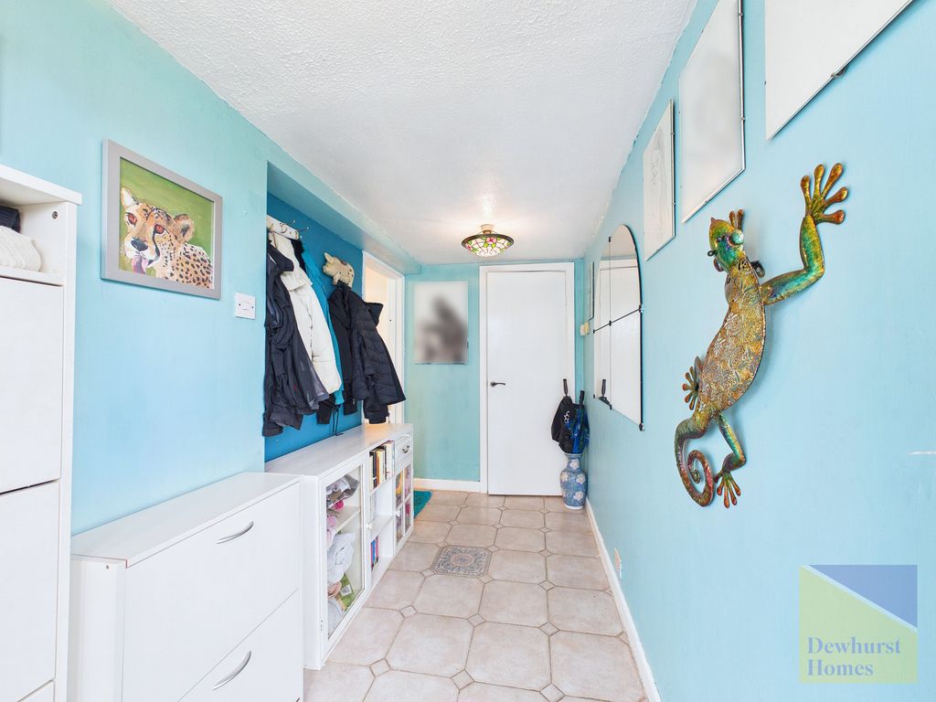 Property photo 2 of 28