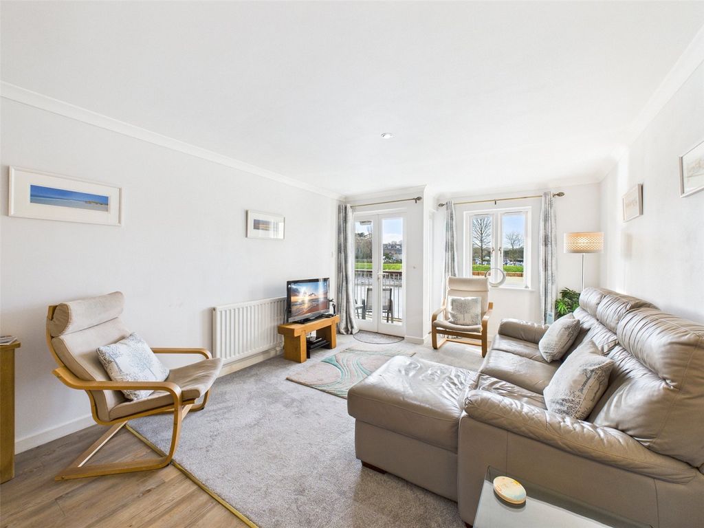 Property photo 3 of 20 Picture No. 02