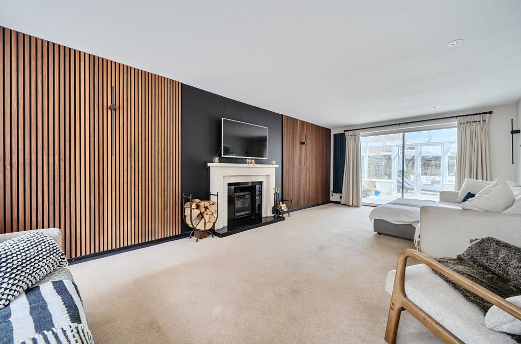 Property photo 3 of 23 1458570-16-6A1830...