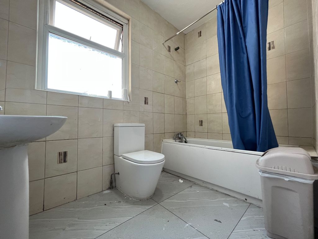 Property photo 3 of 7 80c88Af2-4520-442A-A19F-Fdd180E99793