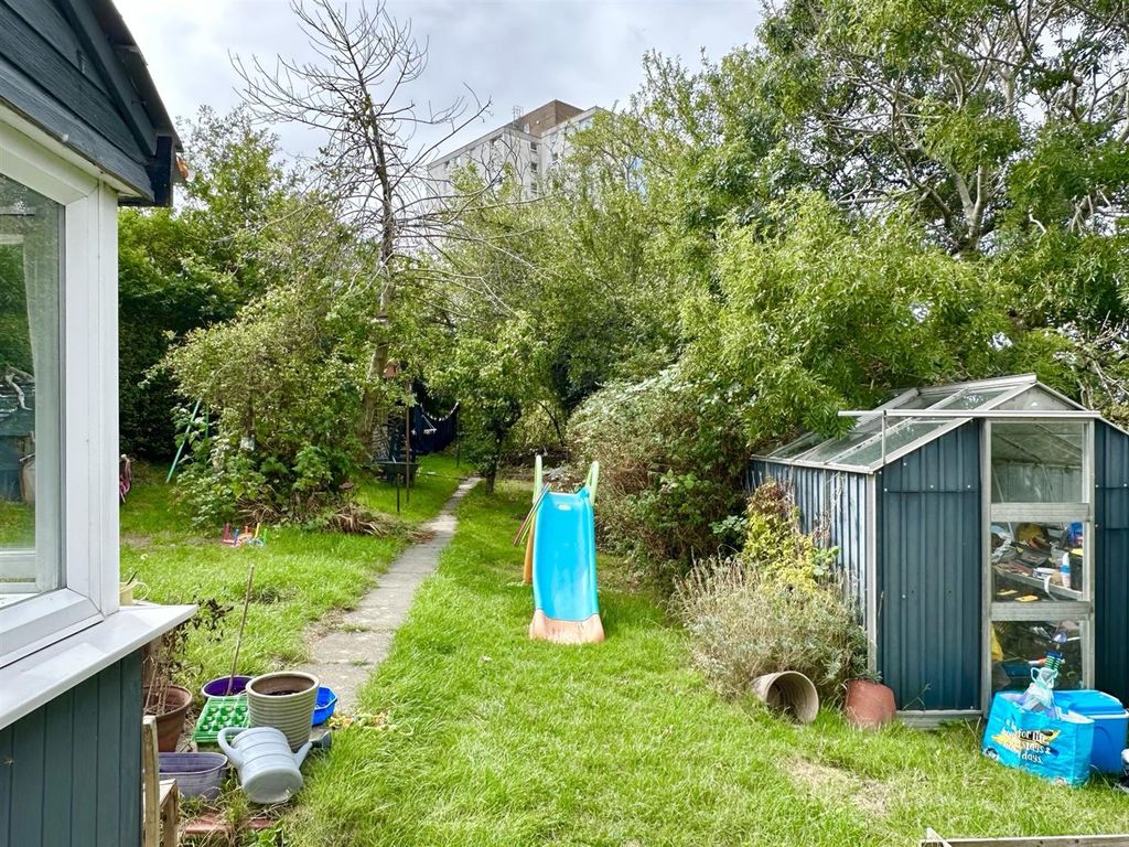 Property photo 3 of 22