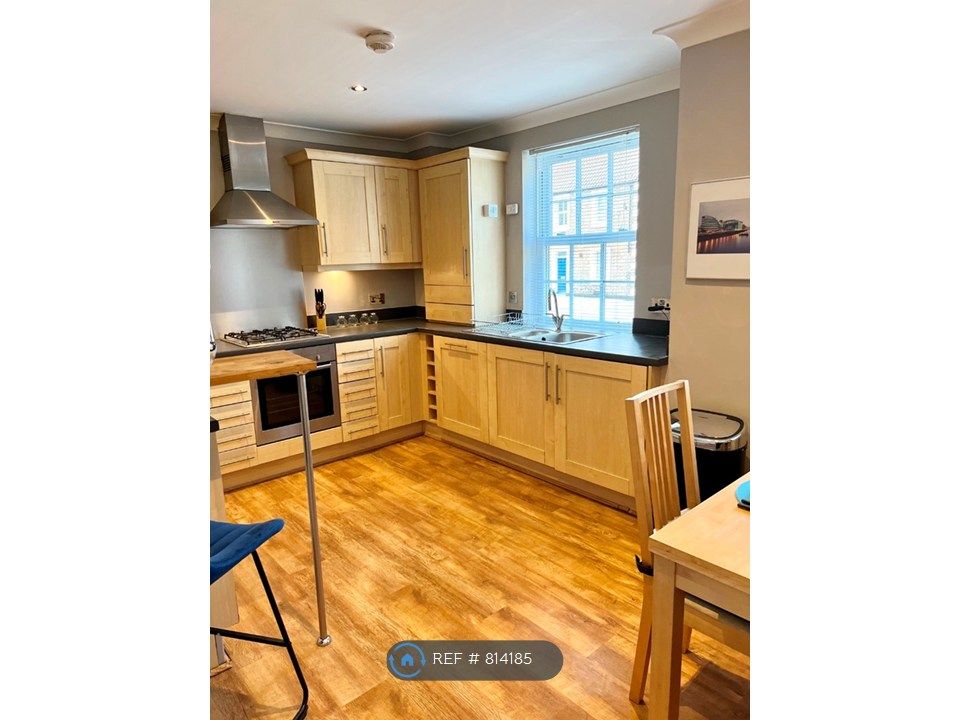 Property photo 2 of 25