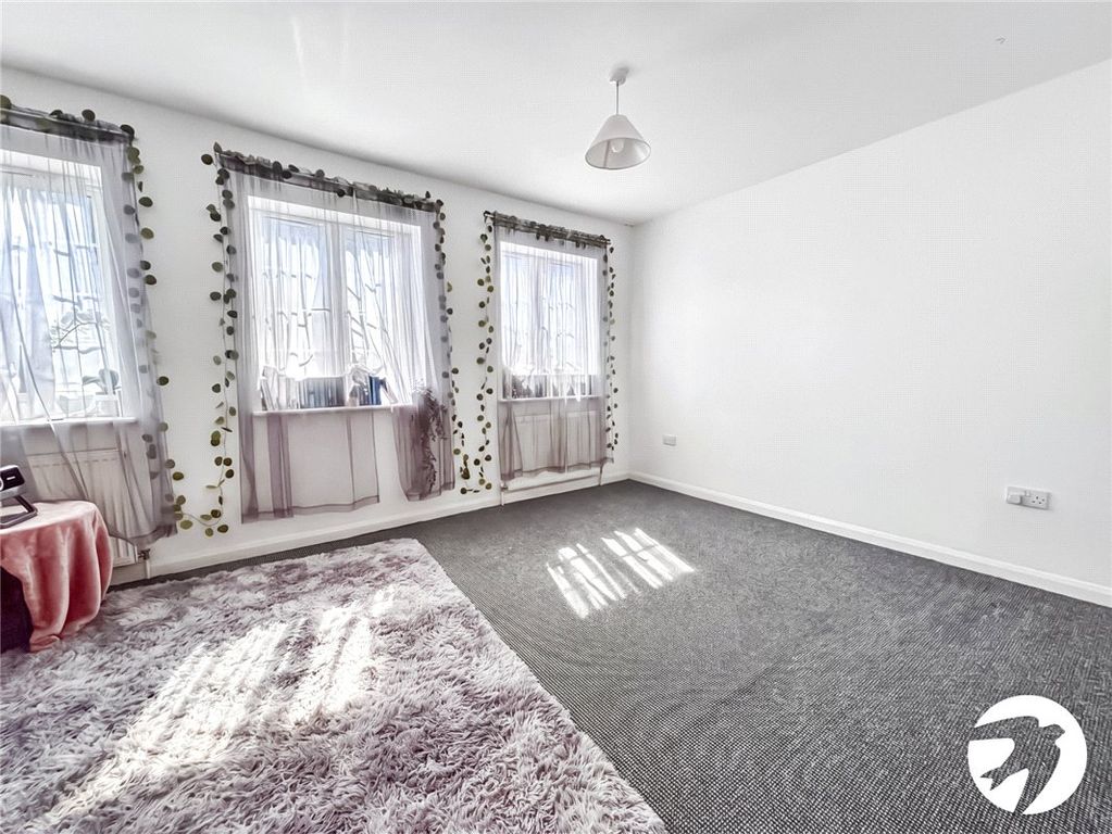 Property photo 3 of 6 Picture No. 06