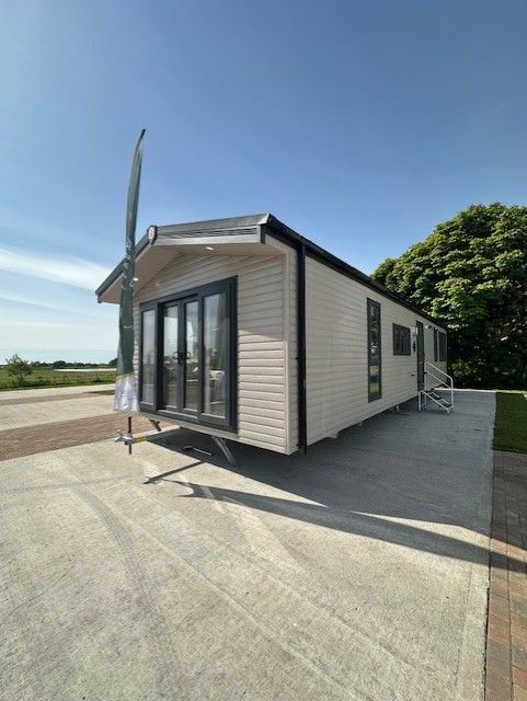 Property photo 1 of 7 Vhsdw6836cc3F1Ef8B.Jpg