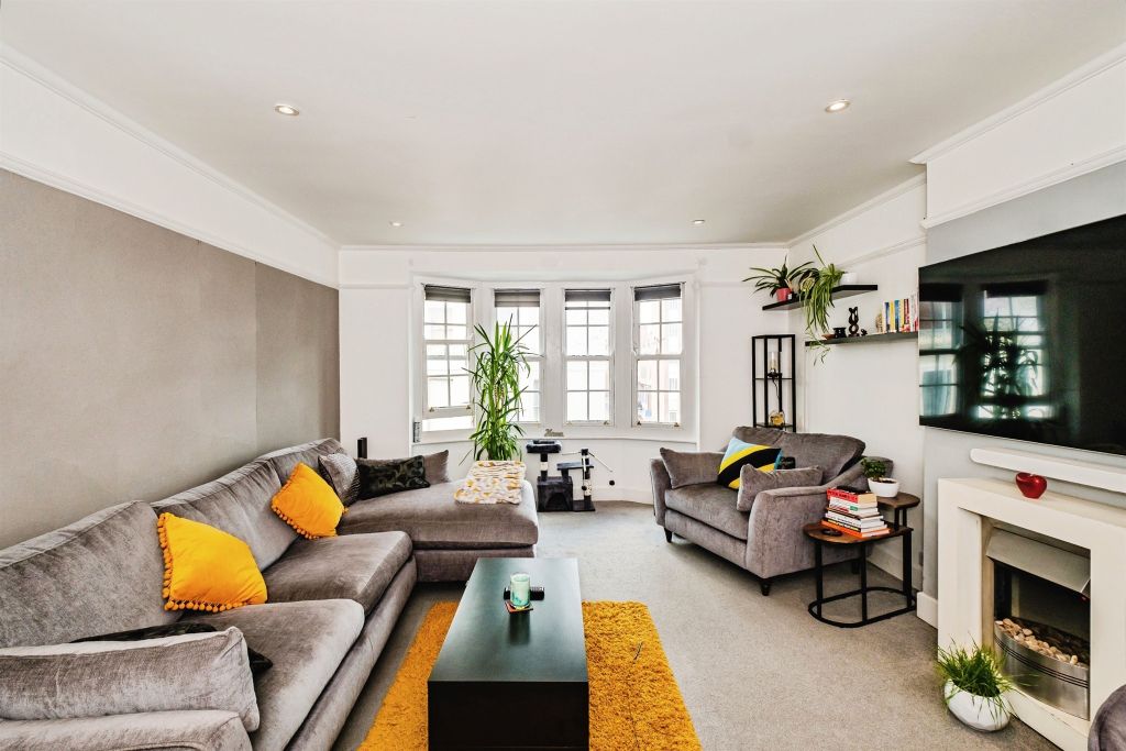 Property photo 3 of 17