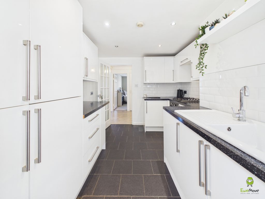 Property photo 3 of 17 Presented By Clinton At Ewemove Bexleyheath And Da