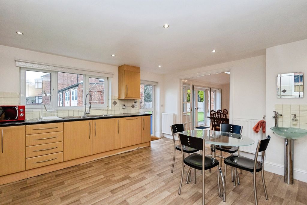 Property photo 3 of 34 Pbox-Img.Jpg