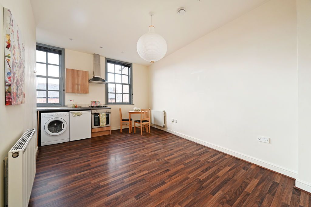 Property photo 2 of 14 Open Plan Studio