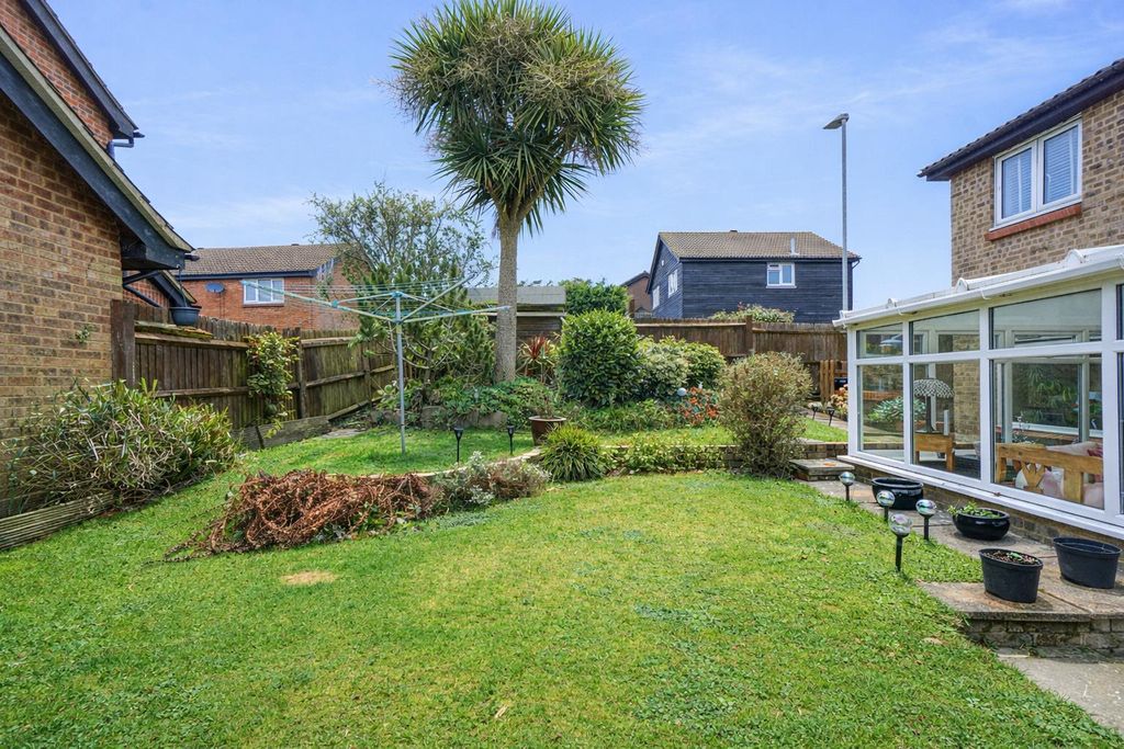 Property photo 2 of 18 c70E93F1-3B27-41Fa-9Fc0-d7B254563F93.Png